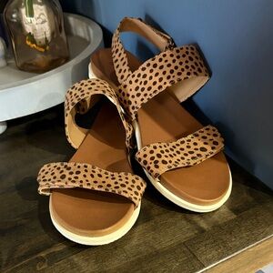 Universal Thread Cheetah Print Sandals